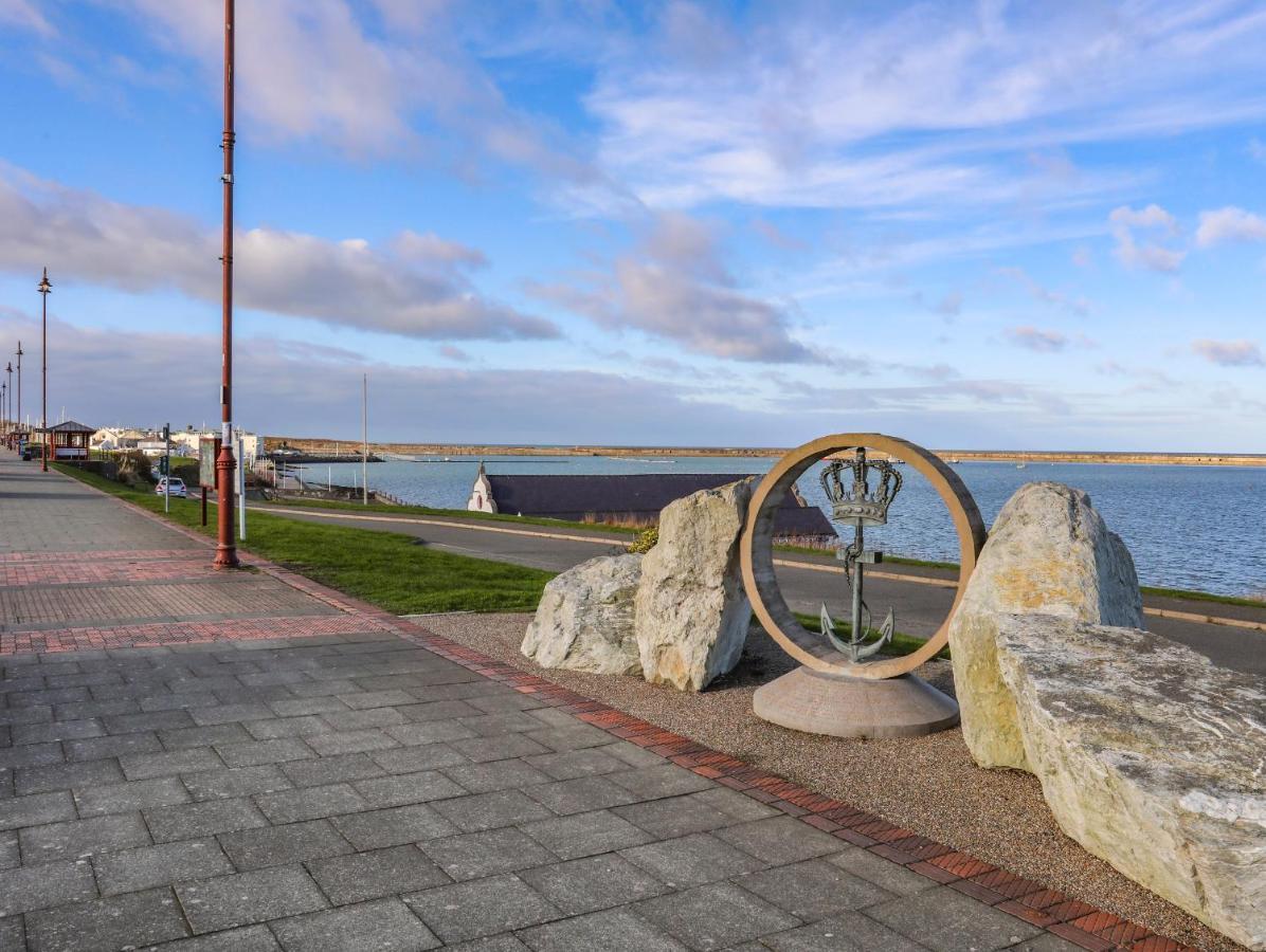 Port Apartment 1 Holyhead Exteriör bild
